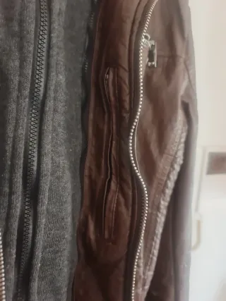 Chaqueta de piel marrón