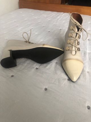 Botines Hispanitas Beige Talla 39 Piel y charol