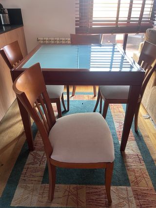 Mesa de salón y 4 sillas madera cerezo