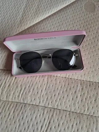 Gafas de sol redondas plateadas