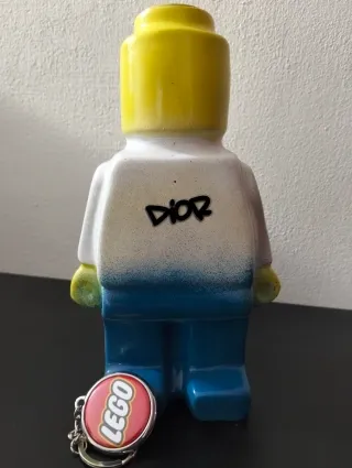 Omino Lego XL Graffiti Street Art Dior