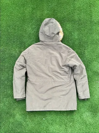 Abrigo Bershka verde militar talla M