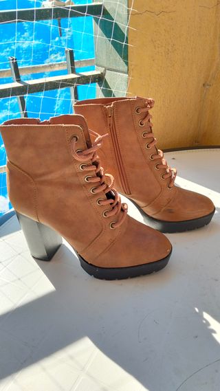 Botines marrones talla 36 con cordones