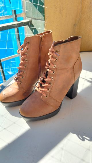 Botines marrones talla 36 con cordones