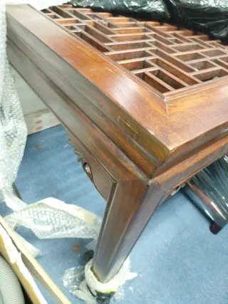 Mesa de madera de álamo rojo