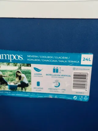 Neveras de playa azules y azul marino