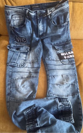 Ropa variada de marca hombre chandal , vaqueros