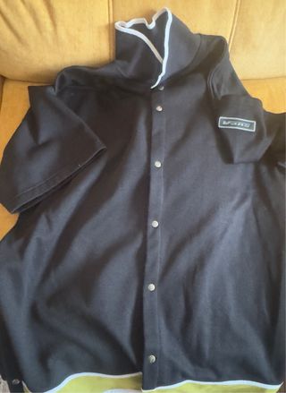 Ropa variada de marca hombre chandal , vaqueros