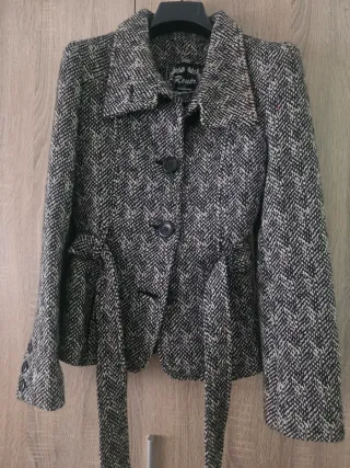 Abrigo tweed negro y gris