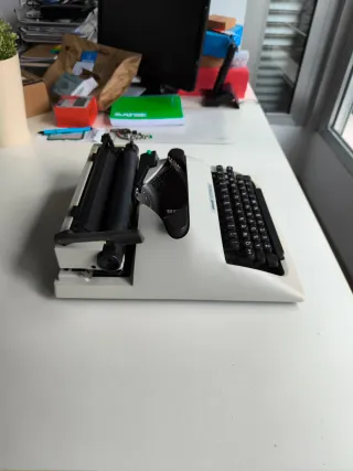 Máquina de escribir Olivetti Lettera 10