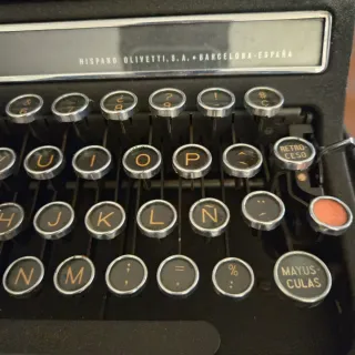 Máquina de escribir Hispano Olivetti