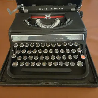 Máquina de escribir Hispano Olivetti