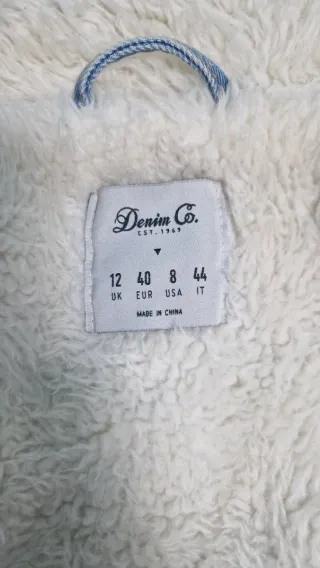 Cazadora vaquera bordada forrada mujer