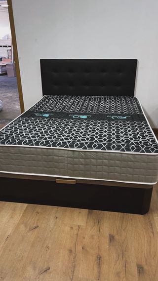 Canapé con colchón nuevo