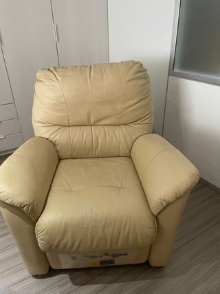 Sillón relax reclinable de piel beige