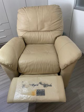 Sillón relax reclinable de piel beige