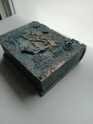 Caja decorativa libro antiguo