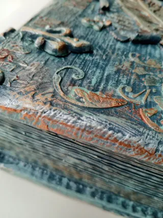 Caja decorativa libro antiguo