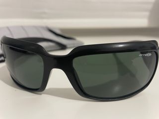 Gafas de sol Arnette negras