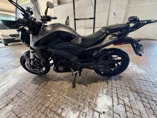 Bajaj Dominar 400 Negra