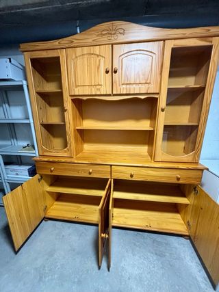 Mueble de salón de madera de pino