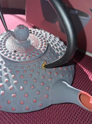 Set teiera e 4 bicchieri in ghisa OSAKA