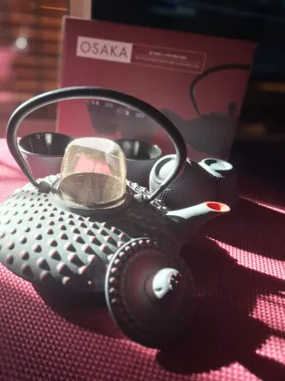 Set teiera e 4 bicchieri in ghisa OSAKA