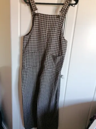 Mono cuadros marrón y negro