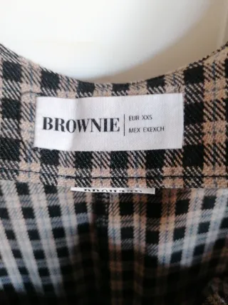 Mono cuadros marrón y negro