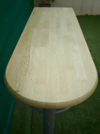 Mesa de cocina y 2 taburetes