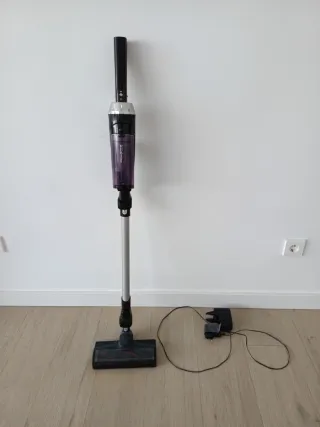 Escoba eléctrica aspirador con cargador