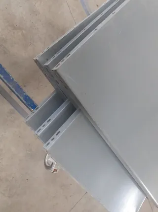 Vassoi metallici per scaffali