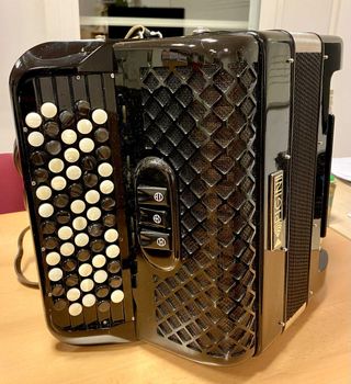 Acordeón Pigini Kirkil Negro