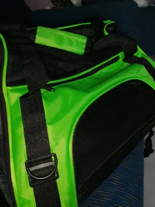 Trasportino per gatto nero e verde