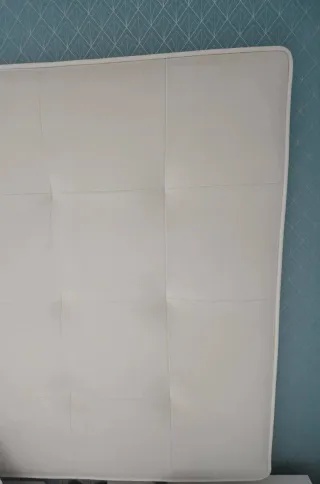 Cabecero de cama blanco capitoné