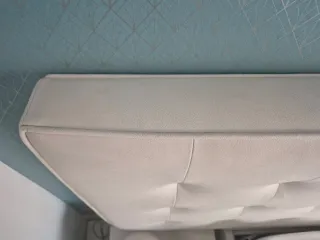 Cabecero de cama blanco capitoné