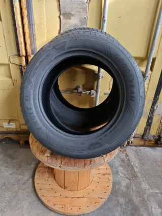 Se vende 2 Neumáticos en perfecto estado