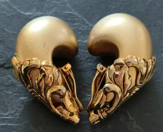 Pendientes Clip oversize Isabel Cánovas dorados