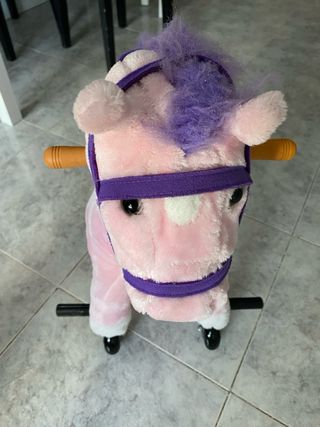 Caballito de peluche rosa