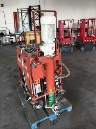 Máquina de mortero y yeso Mustang