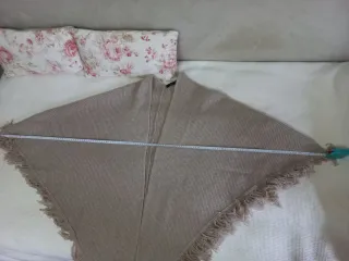 Mango Maxi chal/mantilla beige con flecos