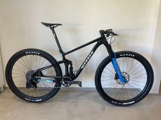 Bicicleta MTB Doble Suspensión Carbono