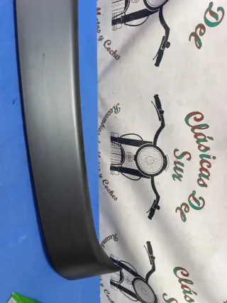 Alerón Ford Escort 1990