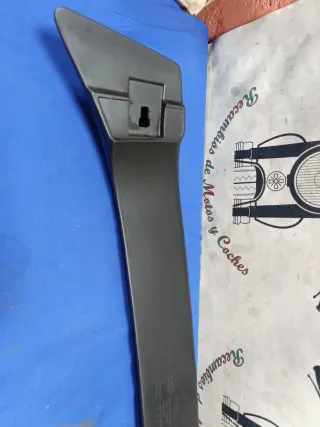 Alerón Ford Escort 1990