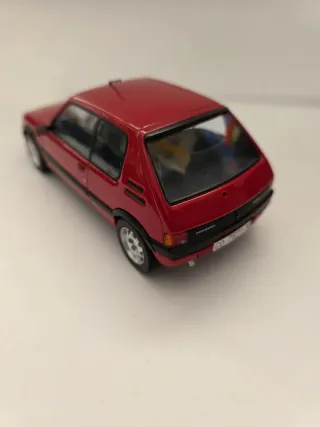 Peugeot 205 GTI 1988 escala 1:24