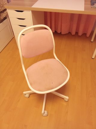 Silla de escritorio rosa y blanca