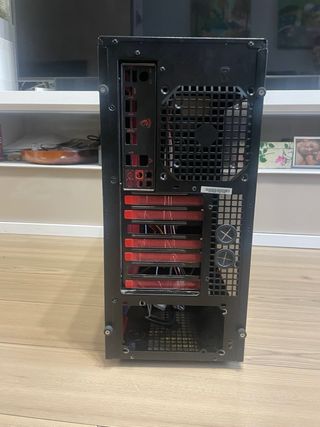 Caja PC msi Negra