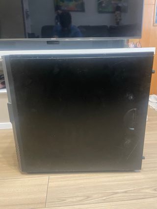Caja PC msi Negra