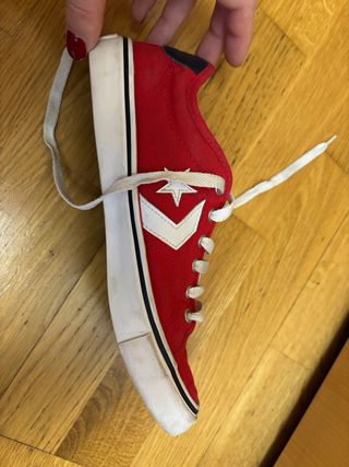 Converse rojas bajas