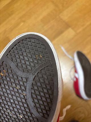 Converse rojas bajas